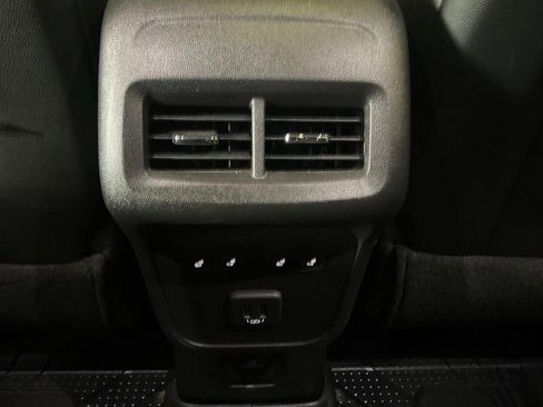 Used 2024 Chevrolet Equinox Premier FWD image 31