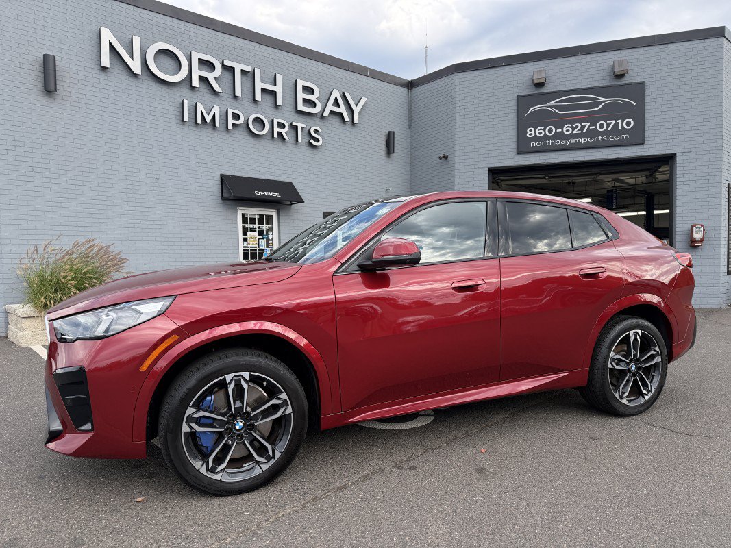 Used 2025 BMW X2 xDrive28i w/ Premium Package AWD/4WD image 1