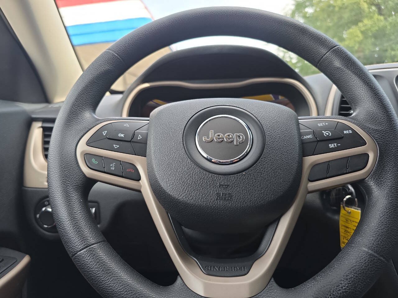 Used 2017 Jeep Cherokee Sport AWD/4WD image 22
