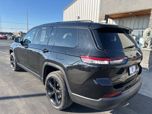 Used 2023 Jeep Grand Cherokee L Laredo image 9