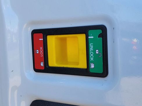 Used 2018 Ford Transit 250 130 Low Roof RWD image 10