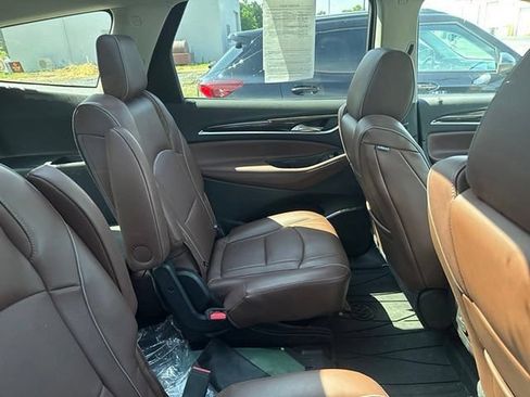 Used 2018 Buick Enclave Avenir w/ Avenir Technology Package AWD/4WD image 9