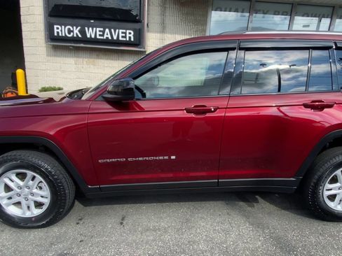 Used 2023 Jeep Grand Cherokee Laredo image 35