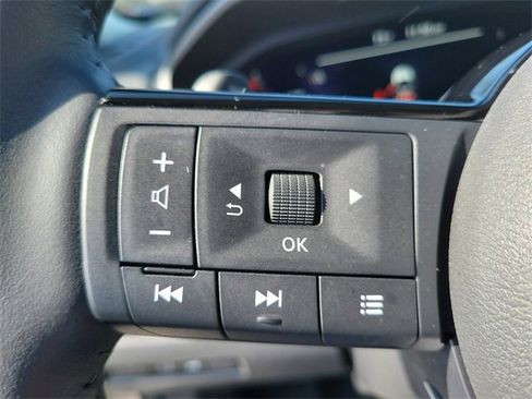 Used 2024 Nissan Rogue SL w/ SL Premium Package image 24