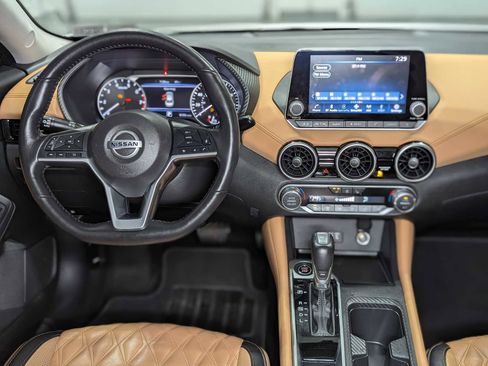 Used 2022 Nissan Sentra SV w/ SV Premium Package image 5