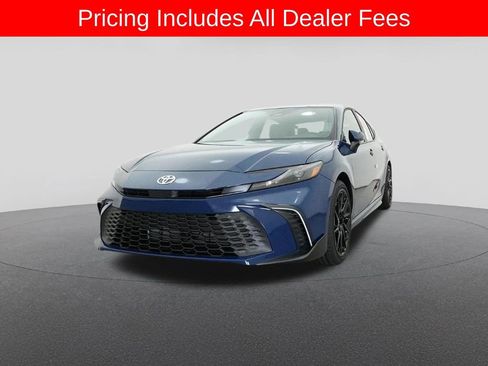 New 2026 Toyota Camry SE FWD image 32