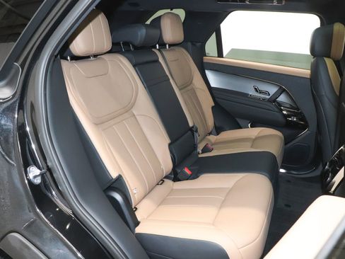 Used 2024 Land Rover Range Rover Sport Dynamic SE image 23