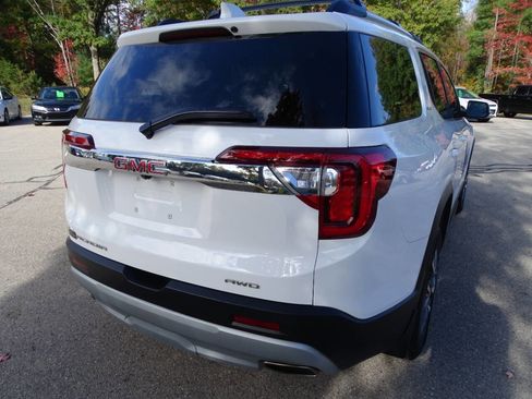 Used 2023 GMC Acadia SLE w/ Infotainment Package image 10