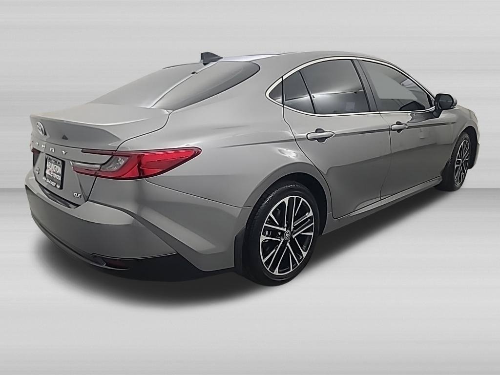 Used 2026 Toyota Camry XLE AWD/4WD image 4