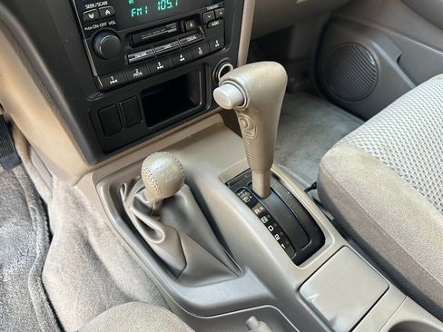 Used 2004 Nissan Pathfinder SE image 20