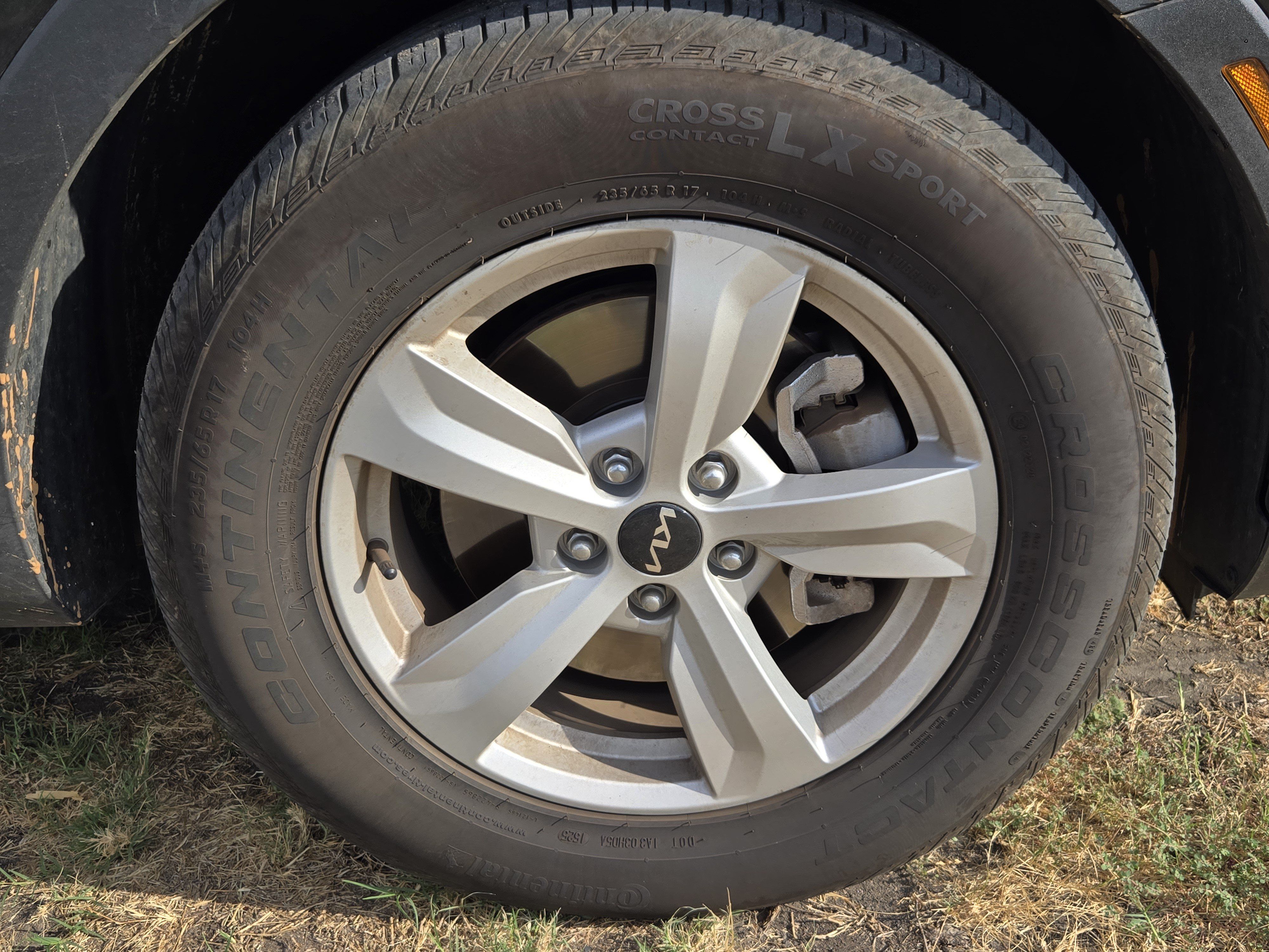 Used 2025 Kia Sorento LX FWD image 9