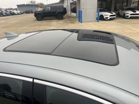 Used 2024 Chevrolet Malibu LT image 4