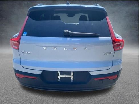 Certified 2021 Volvo XC40 T5 R-Design w/ Advanced Package AWD/4WD image 4
