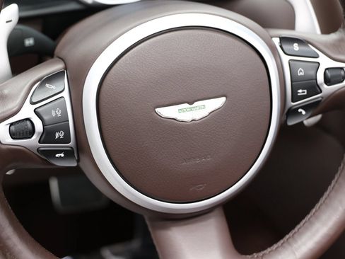 Used 2019 Aston Martin DB11 Volante RWD image 25