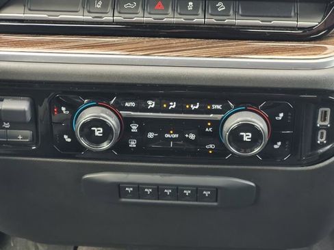 Used 2024 Chevrolet Silverado 2500 LT w/ Convenience Package image 16