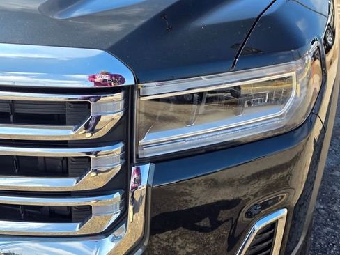 Used 2023 GMC Acadia SLT w/ Technology Package image 3