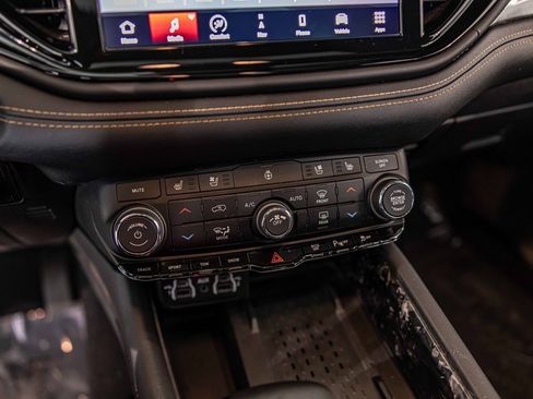 Used 2025 Dodge Durango R/T image 30