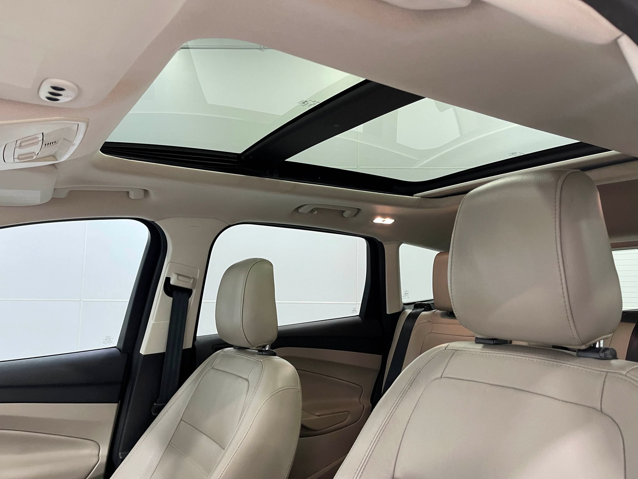 Used 2019 Ford Escape Titanium FWD image 12