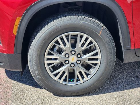 New 2026 Chevrolet Traverse LT image 8