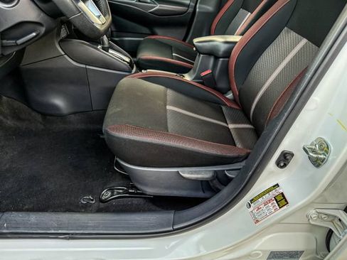 Used 2024 Nissan Versa SR FWD image 23