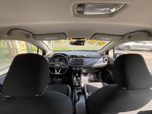 Used 2023 Nissan Versa SV image 31