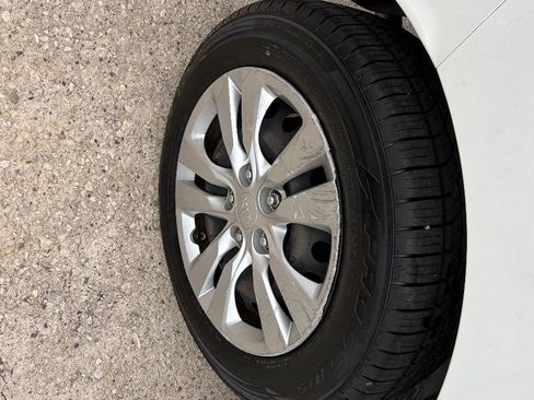 Used 2021 Kia Soul LX FWD image 12