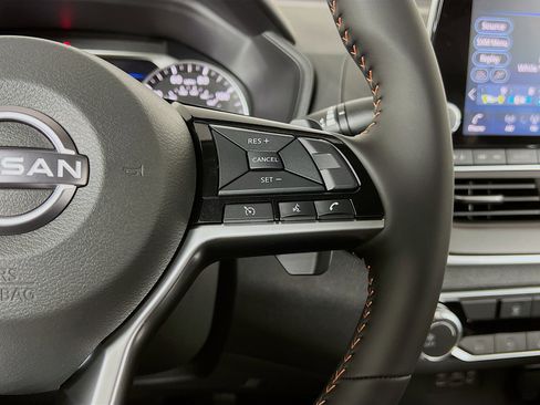 New 2025 Nissan Altima 2.5 SR image 15