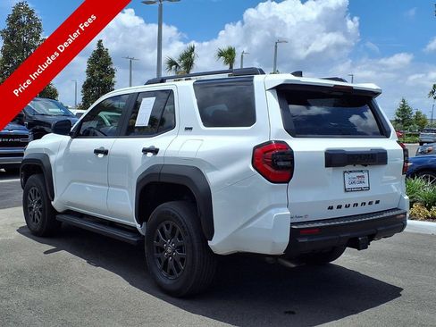 Used 2025 Toyota 4Runner SR5 AWD/4WD image 5