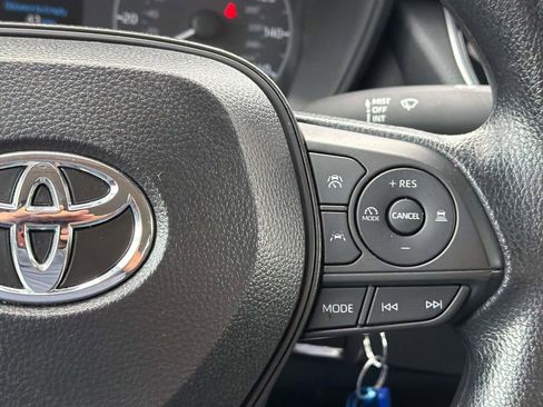 Used 2025 Toyota Corolla LE image 11