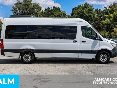 Used 2025 Mercedes-Benz Sprinter 2500 image 9