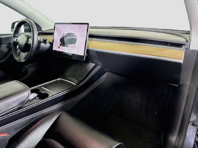 Used 2022 Tesla Model Y Long Range AWD/4WD image 28