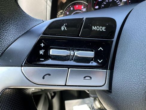 Used 2023 Hyundai Elantra SE FWD image 16