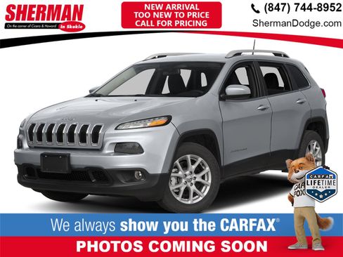 Used 2016 Jeep Cherokee Latitude w/ Cold Weather Group AWD/4WD image 1