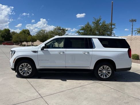 Used 2025 GMC Yukon XL Denali AWD/4WD image 6