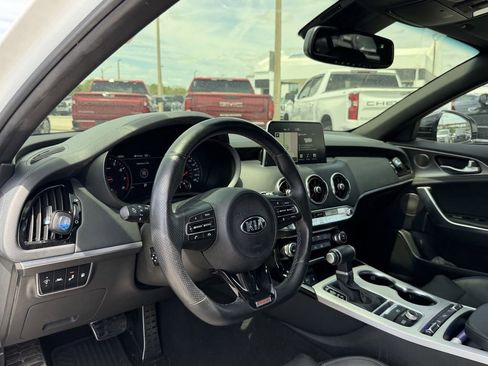 Used 2020 Kia Stinger GT1 AWD/4WD image 18