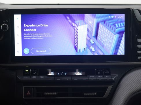 Used 2025 Toyota Camry SE image 15