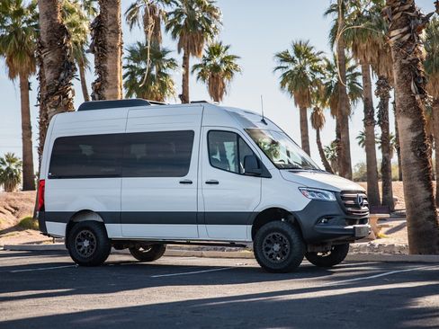 Used 2024 Mercedes-Benz Sprinter 2500 image 52