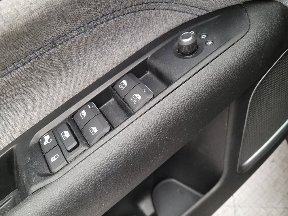 Used 2022 Jeep Compass Latitude FWD image 27