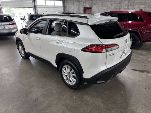 Used 2023 Toyota Corolla Cross LE w/ Moonroof Package AWD/4WD image 4