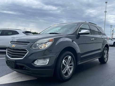 Used 2017 Chevrolet Equinox Premier w/ Enhanced Convenience Package FWD image 2