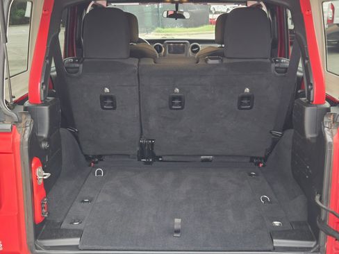 Used 2023 Jeep Wrangler Unlimited Sport AWD/4WD image 18