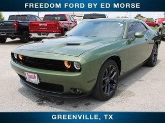 Used 2021 Dodge Challenger SXT w/ Blacktop Package RWD video 1