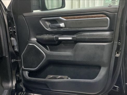 Used 2019 RAM 1500 Laramie image 12