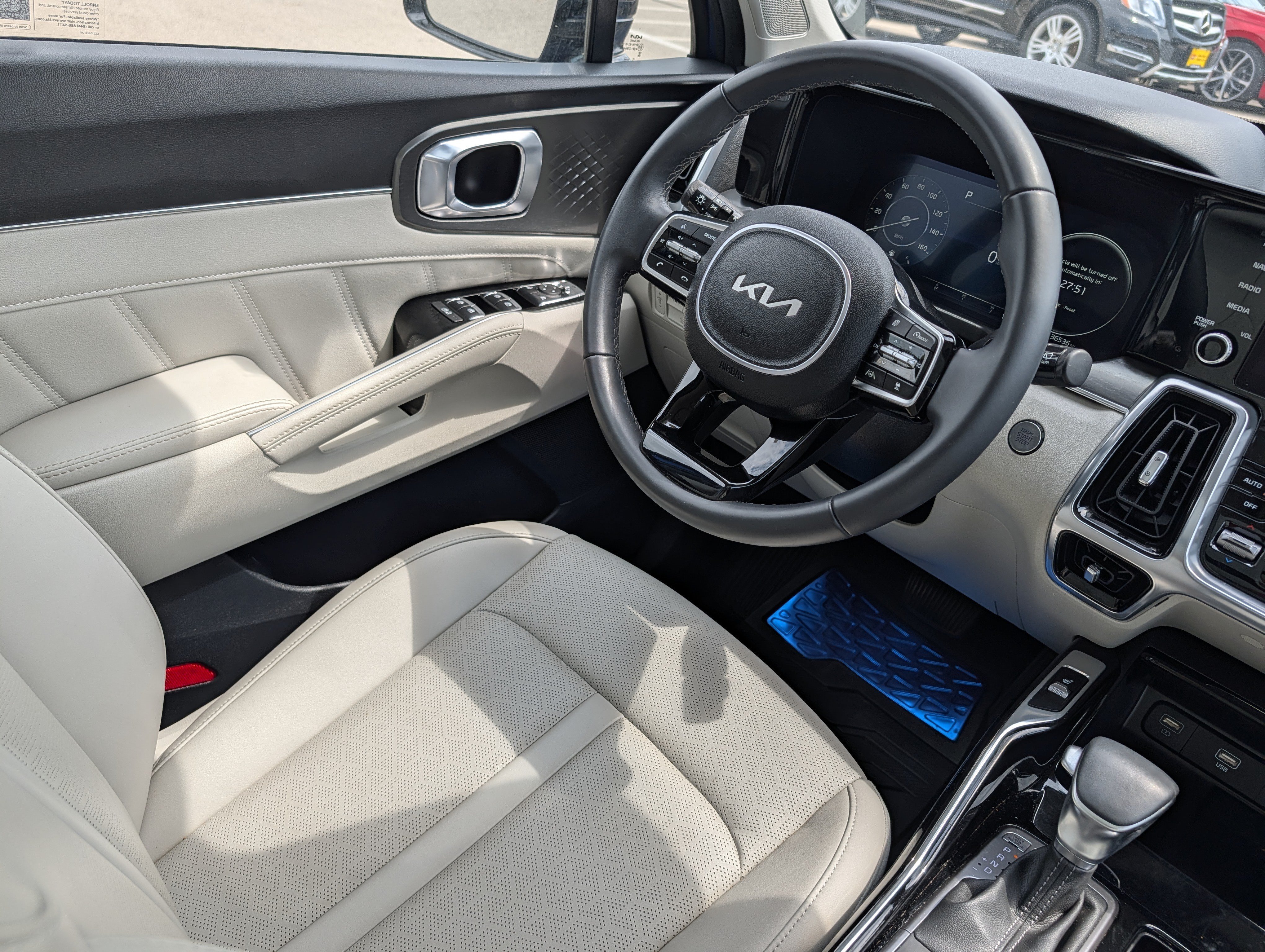 Used 2023 Kia Sorento SX AWD/4WD image 12