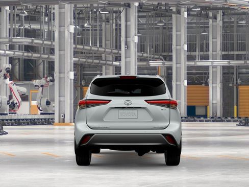 New 2026 Toyota Highlander Limited image 8