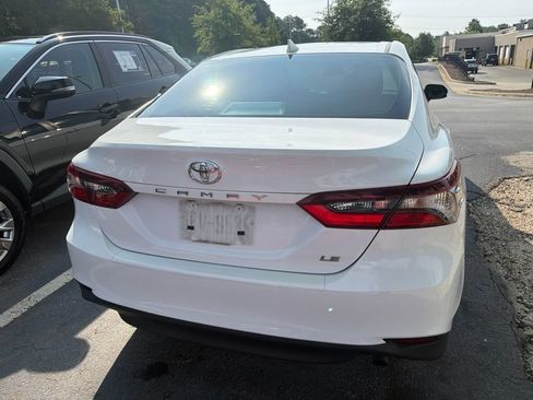 Used 2022 Toyota Camry LE FWD image 6