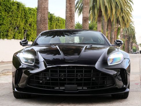 Used 2025 Aston Martin V8 Vantage Coupe image 7