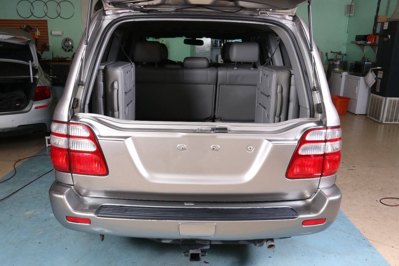 Used 2004 Toyota Land Cruiser AWD/4WD image 21