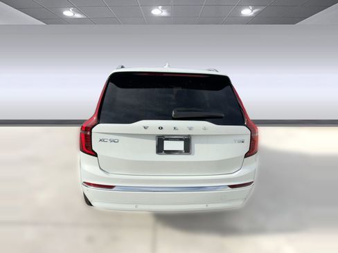 New 2026 Volvo XC90 T8 Plus image 10