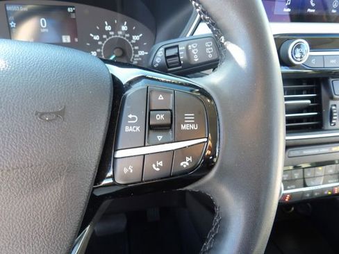 Certified 2022 Ford Escape SE w/ SE Sport Appearance Package image 19